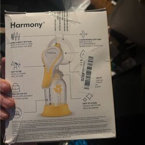 Medela Harmony Single Manual Breast Pump with Collection Bottle & Accessories